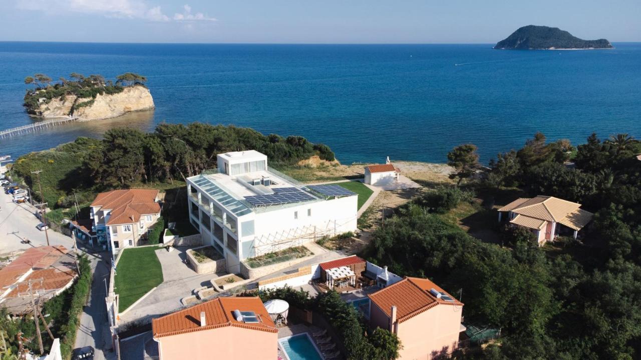 Danae - 100m From Beach, By Zantewize
